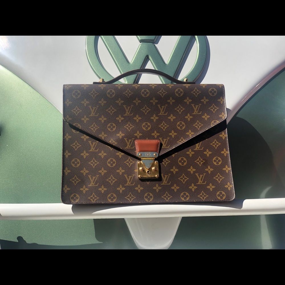 Louis Vuitton Porte Documents Coming Soon!!! - Picture 2 of 2